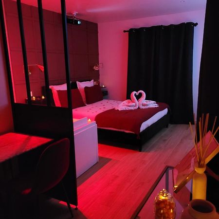 Nuit D'Evasion Love Room Avec Baignoire Balneotherapie Toulon Luaran gambar