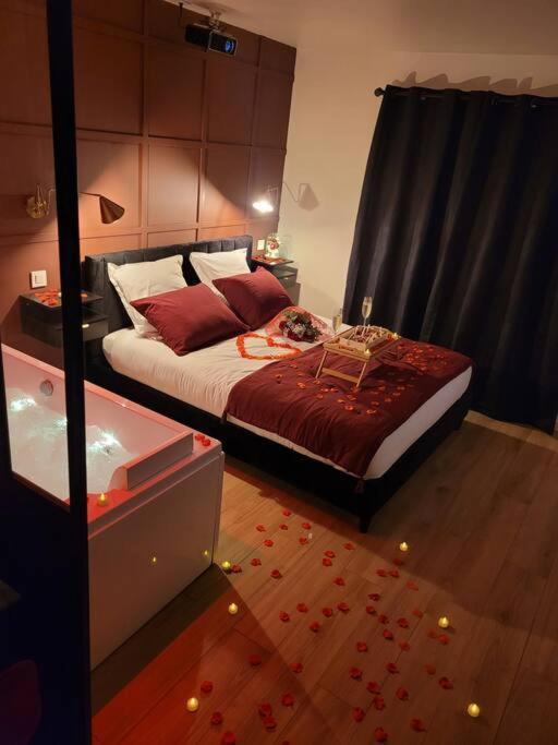 Nuit D'Evasion Love Room Avec Baignoire Balneotherapie Toulon Luaran gambar