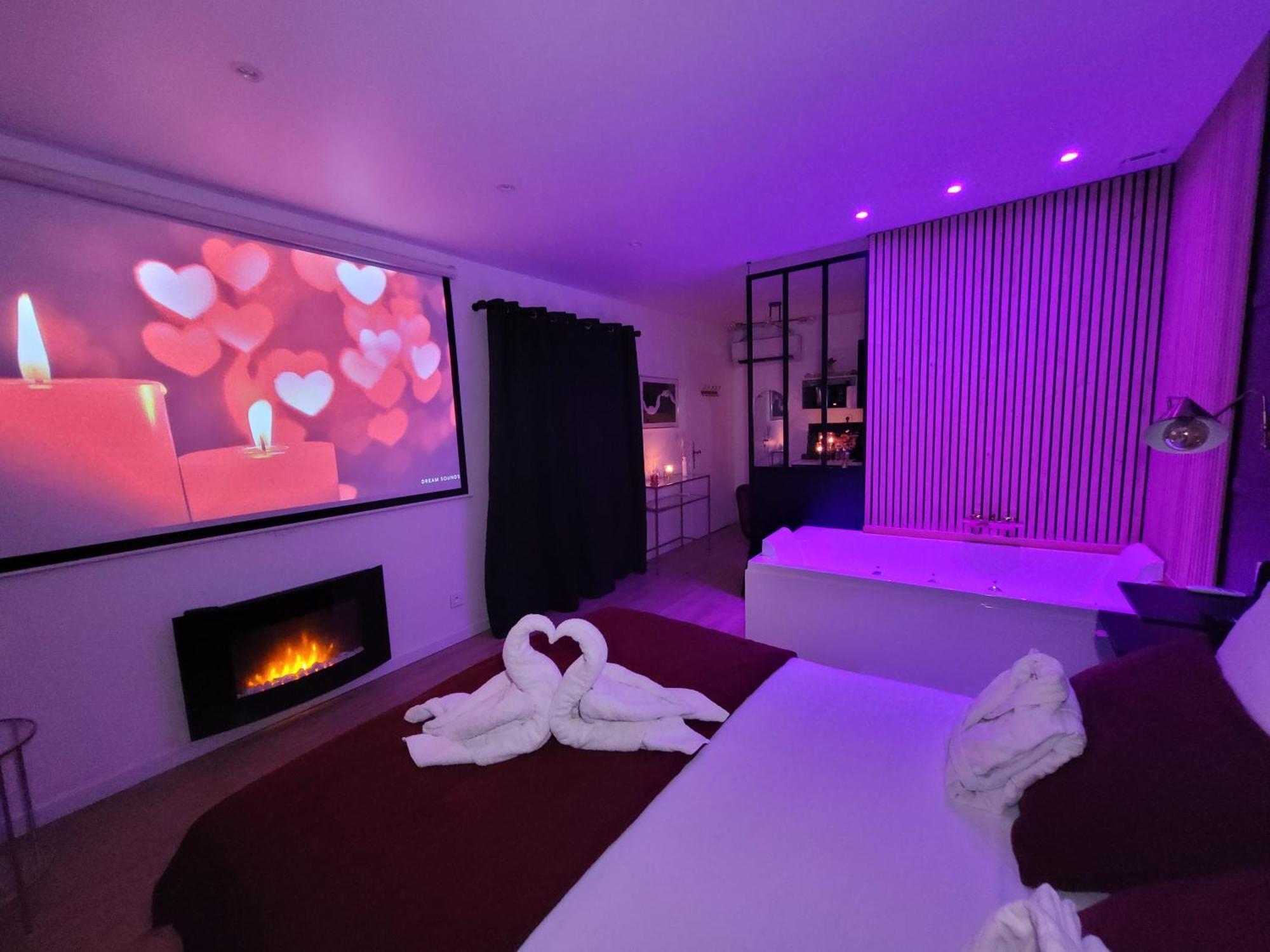 Nuit D'Evasion Love Room Avec Baignoire Balneotherapie Toulon Luaran gambar