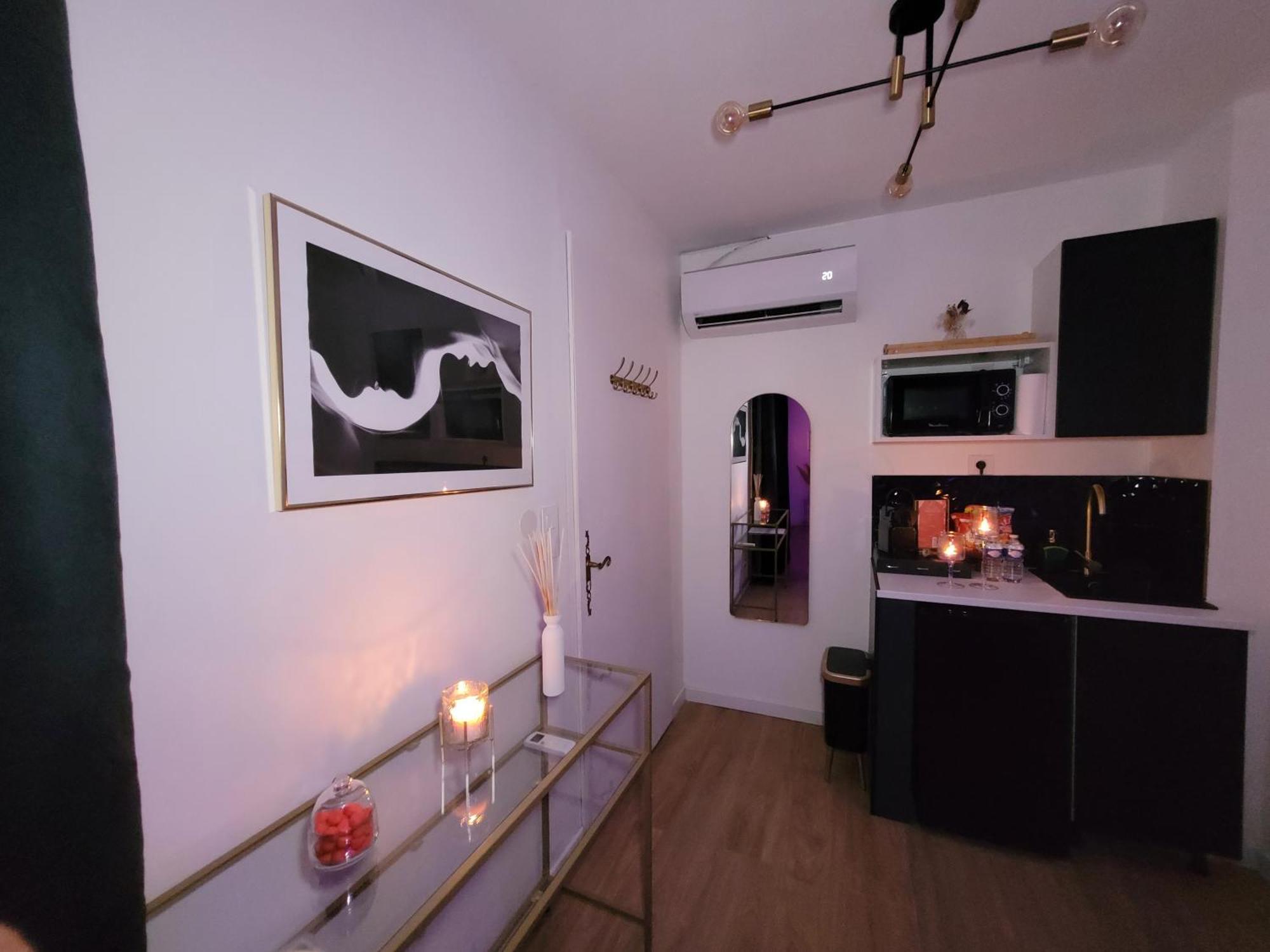 Nuit D'Evasion Love Room Avec Baignoire Balneotherapie Toulon Luaran gambar