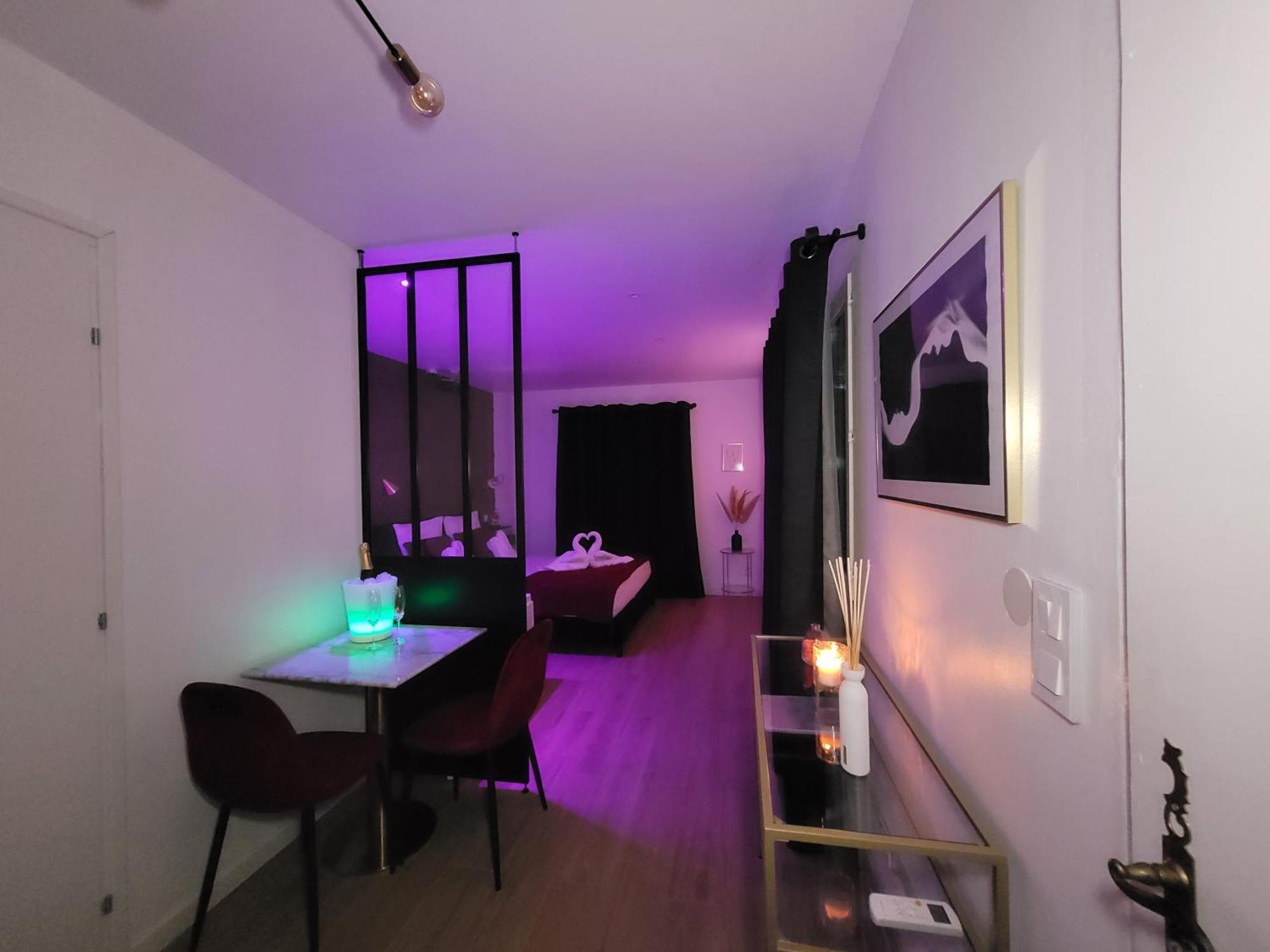 Nuit D'Evasion Love Room Avec Baignoire Balneotherapie Toulon Luaran gambar